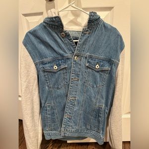 Forever 21 jean jacket size large